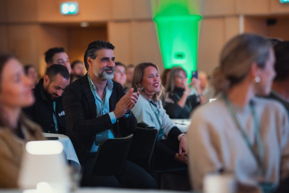 Kompetensgalan med spaningar, inspirationsföreläsning, breakout-sessioner, prisutdelning, middag och galafest i Stockholm.